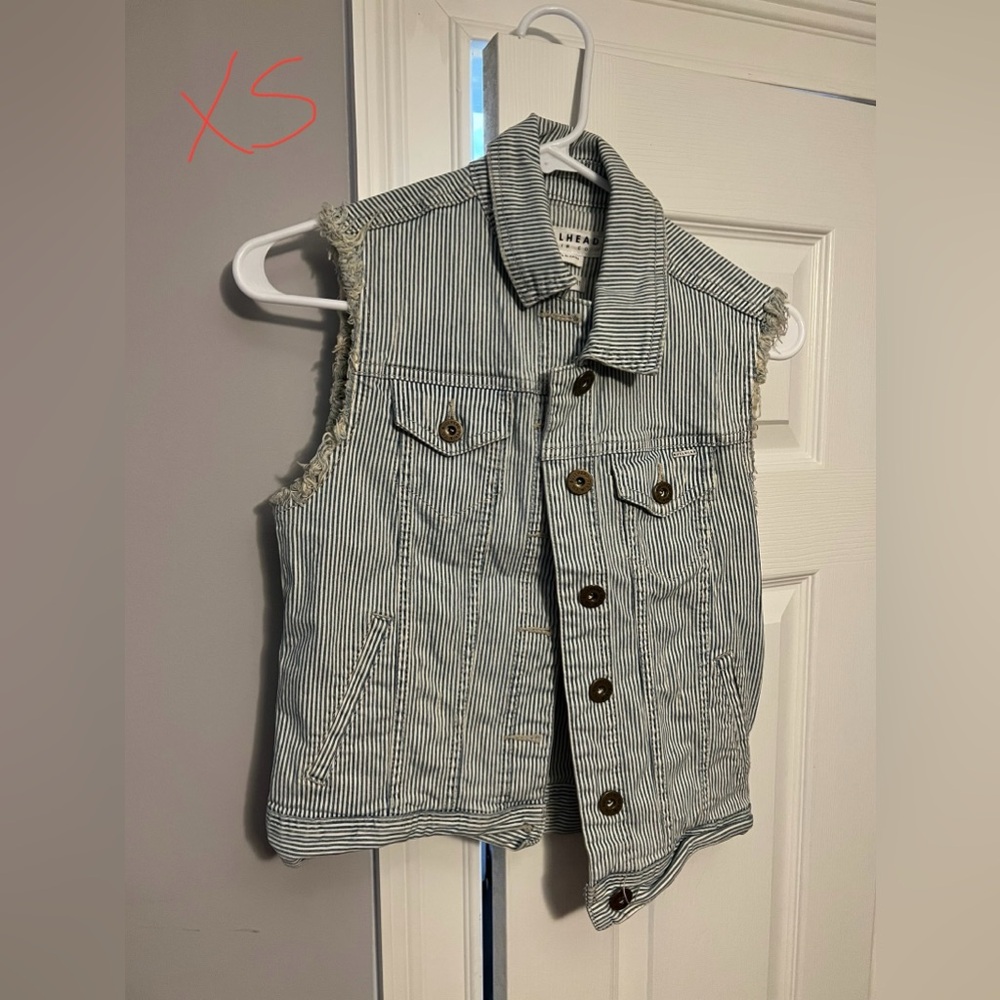 Jean jacket from pacsun, the brand is bullhead it’s a size XS